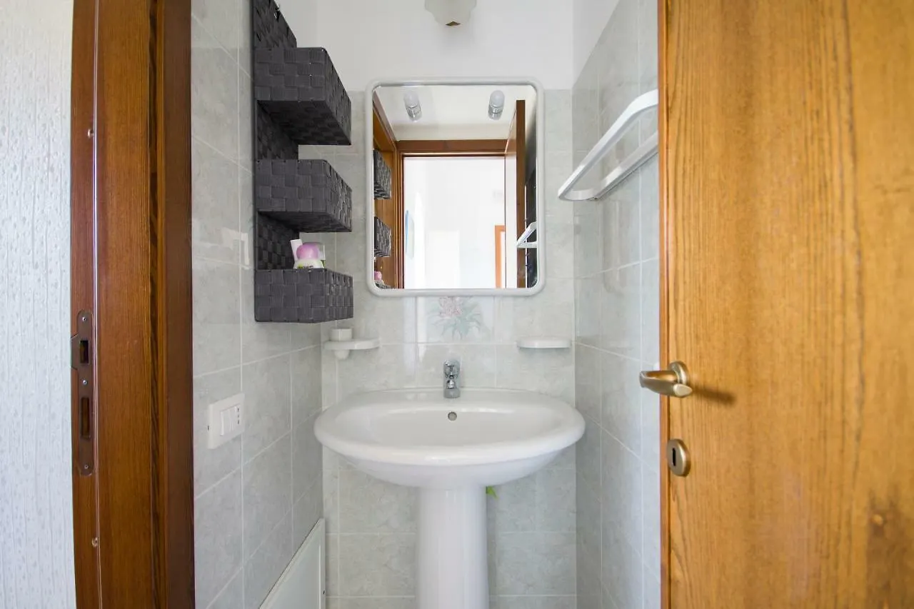 Casa Annetta-SUPER VISTA MARE-2 camere - Giardino- Parcheggio - bbq- Wifi free- Torre dei Corsari
