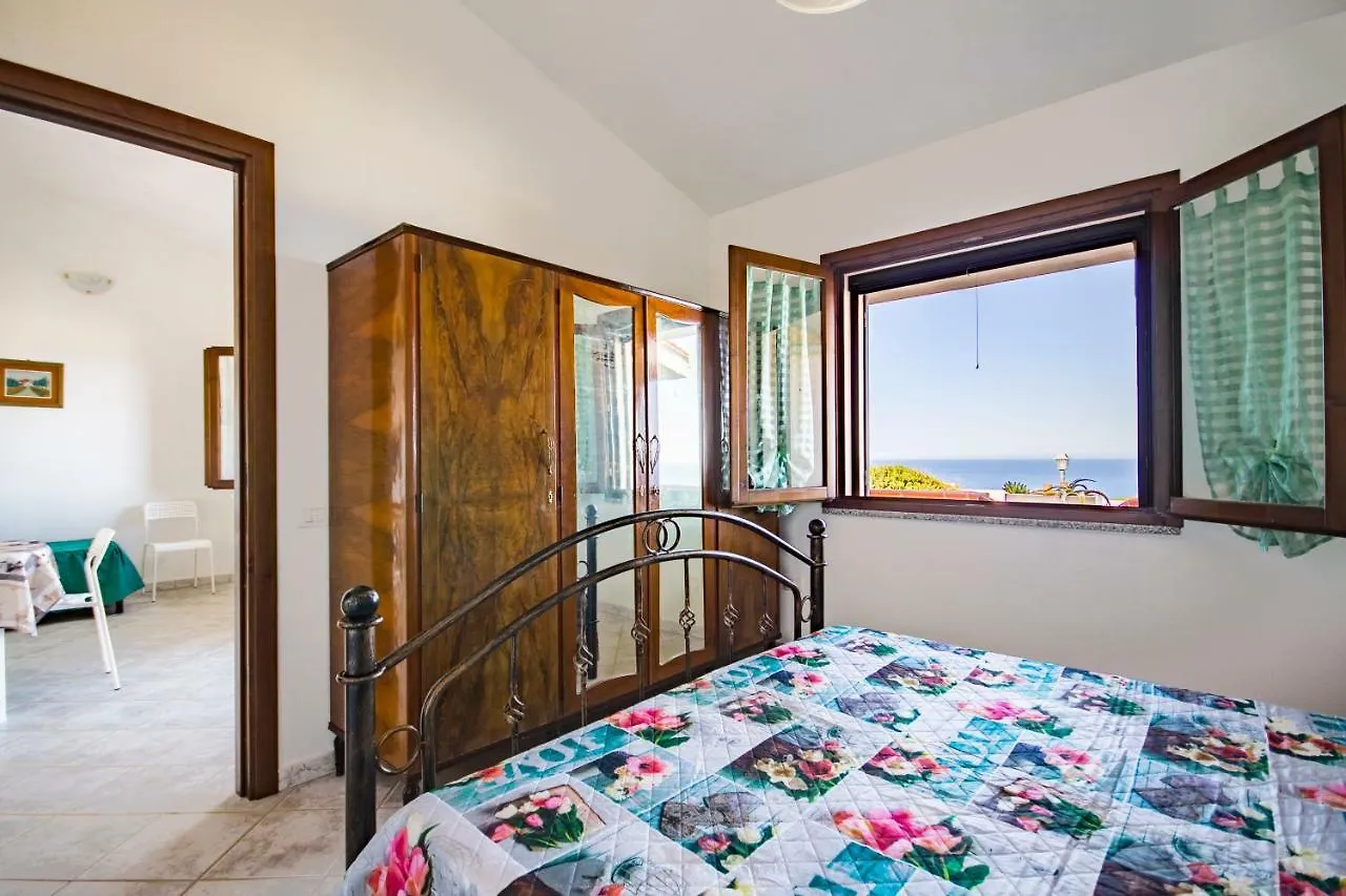 Casa vacanze Casa Annetta-SUPER VISTA MARE-2 camere - Giardino- Parcheggio - bbq- Wifi free- Torre dei Corsari Italia