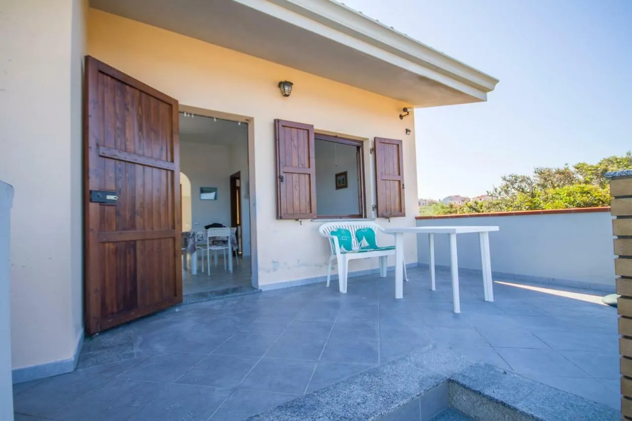 Casa Annetta-SUPER VISTA MARE-2 camere - Giardino- Parcheggio - bbq- Wifi free- Torre dei Corsari